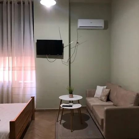 Agroni Rooms-21 Tirana Esterno foto